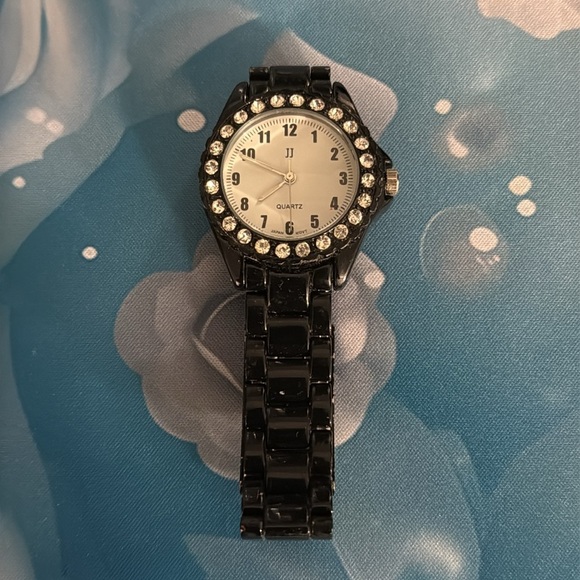 Elegant Black Quartz Watch with Crystal Accents - Picture 1 of 2